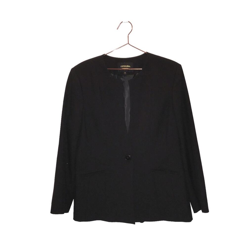 Giovanna Signature blazer with one button closure with pockets size 16